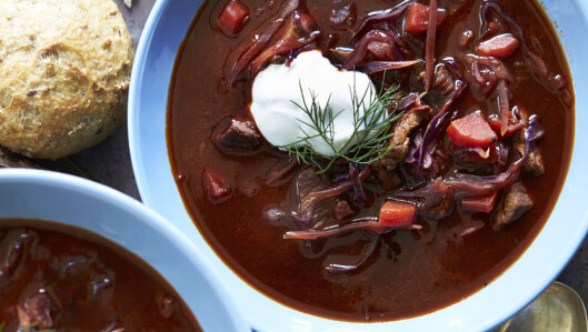 RØDBETESUPPE: Denne suppen med det rare navnet er en østeuropeisk smaksbombe! Foto: All Over Press RØDBETESUPPE: Denne suppen med det rare navnet er en østeuropeisk smaksbombe! Foto: All Over Press