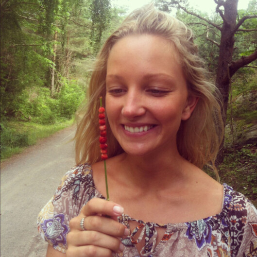 BLOGGEREN: Caroline Schjærven står bak bloggen Smakavhimmel.com, og den hjemmelagde, økologiske skrubben med mandelolje og havsalt. Foto: Privat BLOGGEREN: Caroline Schjærven står bak bloggen Smakavhimmel.com, og den hjemmelagde, økologiske skrubben med mandelolje og havsalt. Foto: Privat