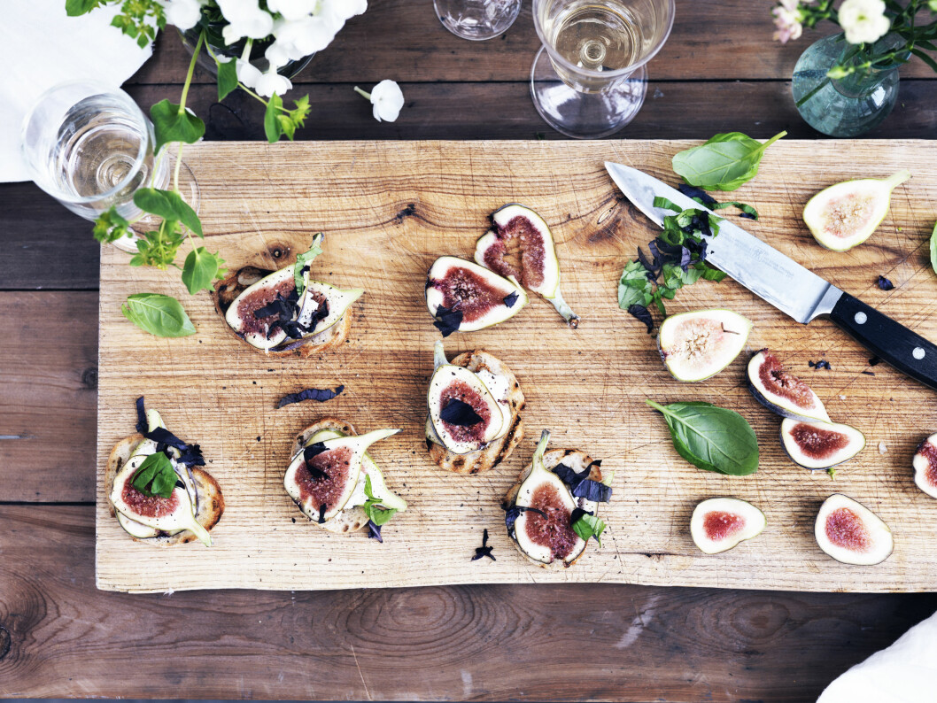 FIKEN: Med ricotta og basilikum, på brød, blir dette en super smårett. Foto: Columbus Leth FIKEN: Med ricotta og basilikum, på brød, blir dette en super smårett. Foto: Columbus Leth