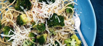 Spagetti med brokkoli og ansjos Spagetti med brokkoli og ansjos