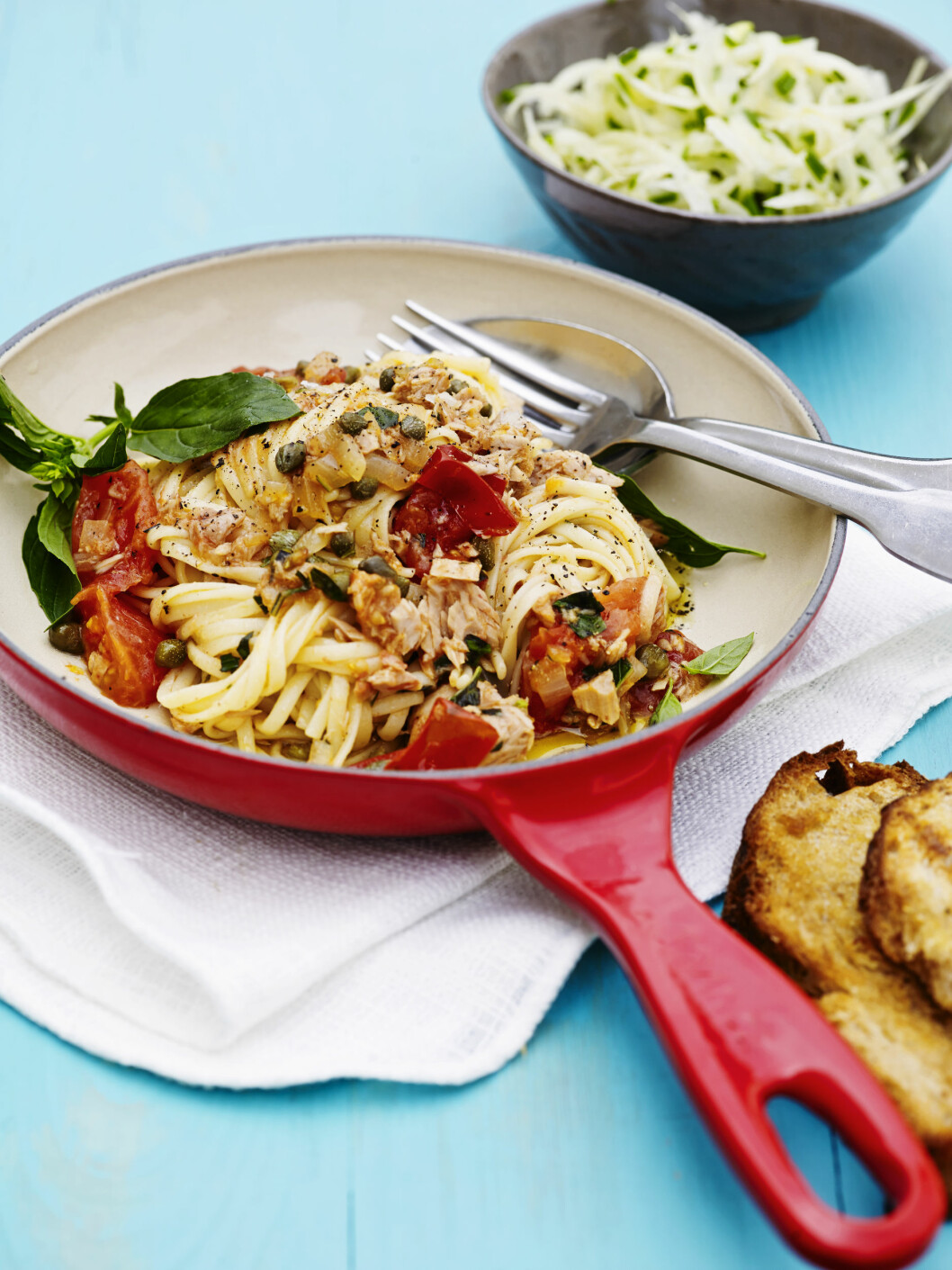 FISK: Pasta og fisk smaker helt supert sammen! Foto: All Over Press FISK: Pasta og fisk smaker helt supert sammen! Foto: All Over Press