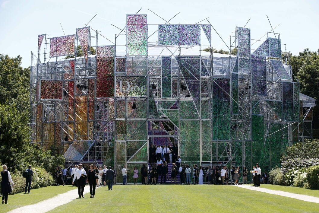 KUNSTVERK: Dior holdt sin couture visning i et spektakulært lokale. Foto: Afp KUNSTVERK: Dior holdt sin couture visning i et spektakulært lokale. Foto: Afp
