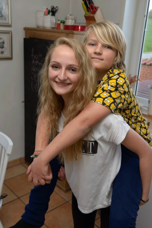 SØSKENKJÆRLIGHET: Laura følte et ansvar for å ta vare på brødrene sine, William (12, bildet) og Viktor (16), da foreldrene ble skilt. At hun tok på seg så mye kan ha bidratt til at at hun ble syk. Foto: Jørgen Ploug/Familiejournal/All Over Press SØSKENKJÆRLIGHET: Laura følte et ansvar for å ta vare på brødrene sine, William (12, bildet) og Viktor (16), da foreldrene ble skilt. At hun tok på seg så mye kan ha bidratt til at at hun ble syk. Foto: Jørgen Ploug/Familiejournal/All Over Press