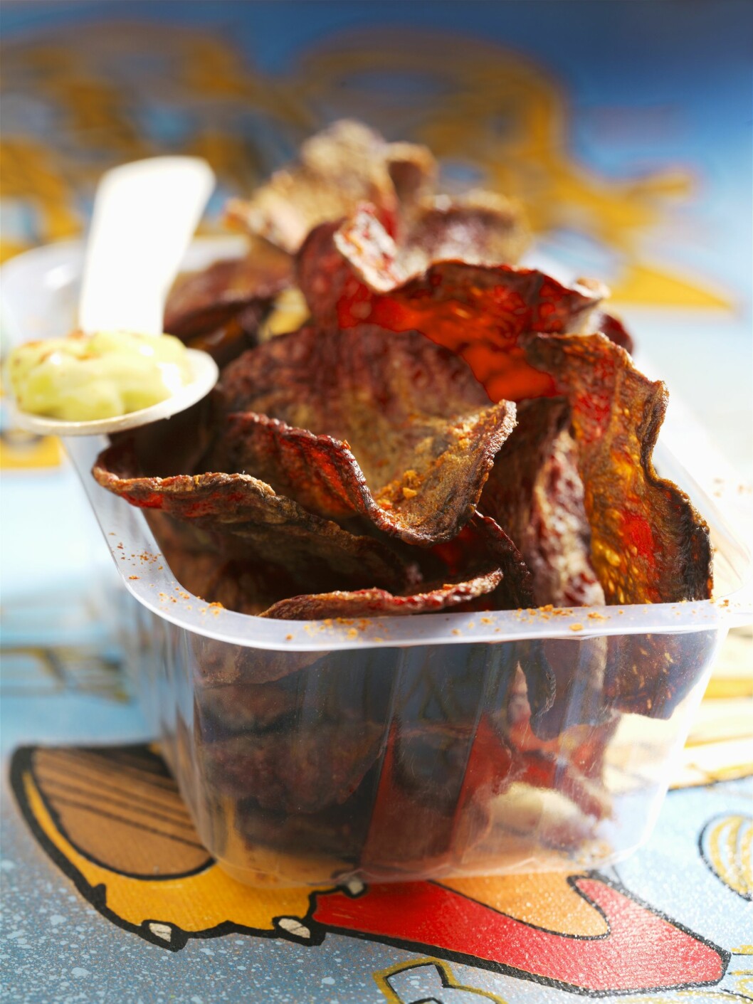 GRØNNSAKSCHIPS: Det er blitt svært populært å lage chips, spesielt av rotgrønnsaker. Her er det bare å prøve seg fram, og krydre med ditt favorittkrydder. Foto: Scanpix GRØNNSAKSCHIPS: Det er blitt svært populært å lage chips, spesielt av rotgrønnsaker. Her er det bare å prøve seg fram, og krydre med ditt favorittkrydder. Foto: Scanpix
