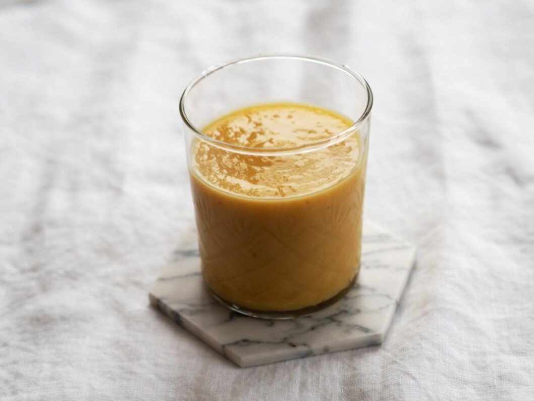 <strong>SMAKSBOMBE:</strong> Denne smoothien har god sødme fra mango og banan, og kombinert med gurkemeie eller tumeric vil du få en helt ny frokostopplevelse. Foto: Julie Ilona Balas, Juliesmatblogg.no <strong>SMAKSBOMBE:</strong> Denne smoothien har god sødme fra mango og banan, og kombinert med gurkemeie eller tumeric vil du få en helt ny frokostopplevelse. Foto: Julie Ilona Balas, Juliesmatblogg.no