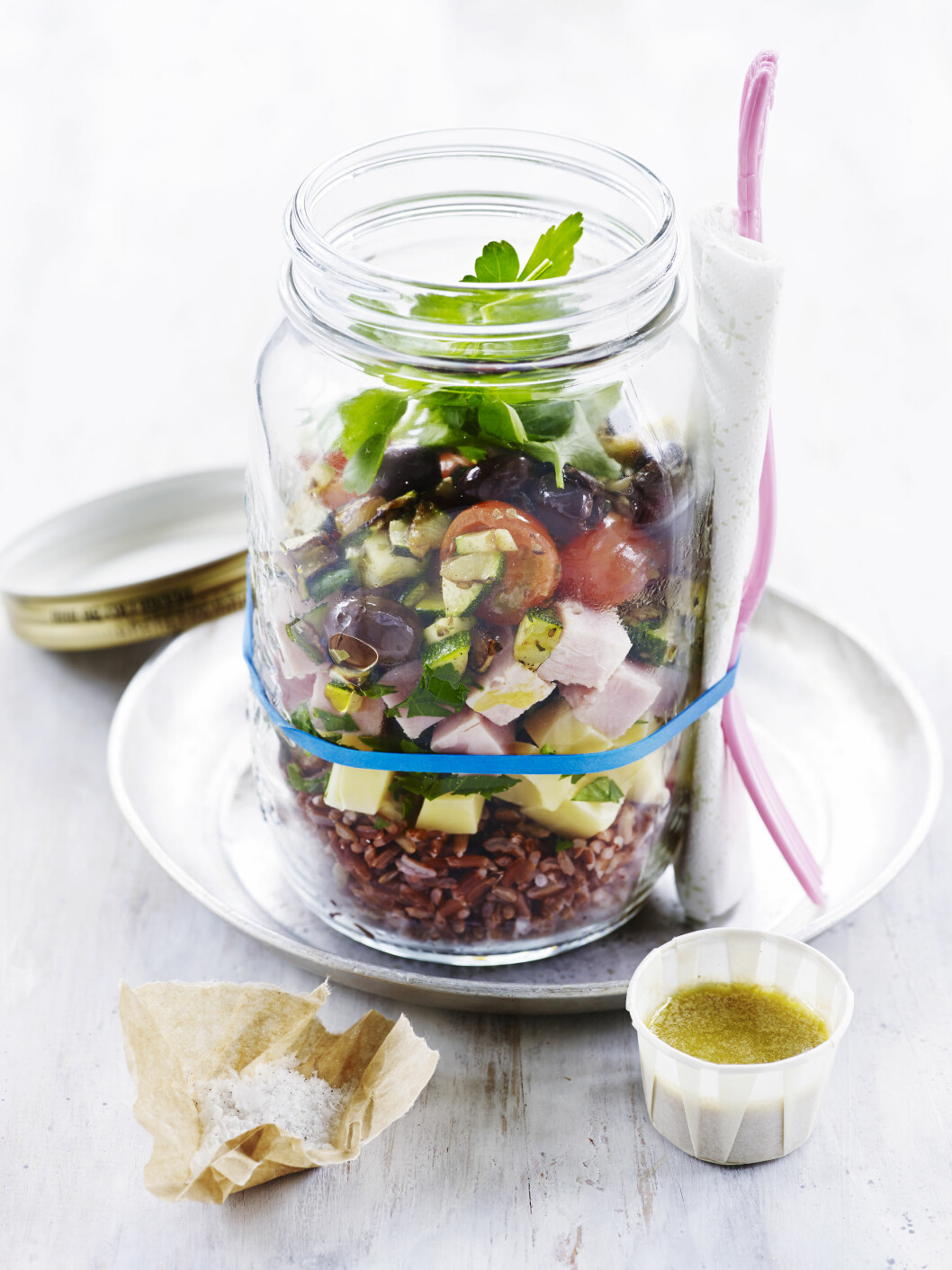 Salat med skinke og emmentaler Foto: All Over Press Salat med skinke og emmentaler Foto: All Over Press