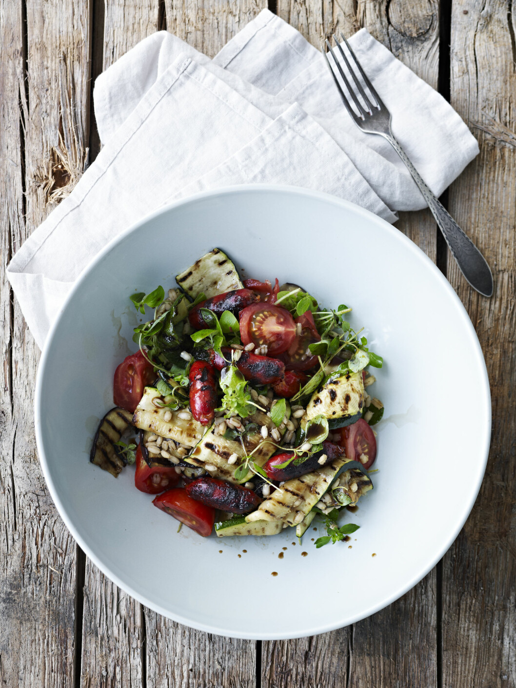 Salat à la ratatouille med chorizo og korn Foto: All Over Press Salat à la ratatouille med chorizo og korn Foto: All Over Press
