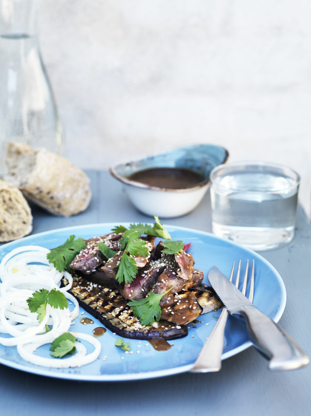 <strong>TIPS:</strong> Misopasta og mirin fås i velassorterte matbutikker og asiatiske matvarebutikker. Foto: All Over Press <strong>TIPS:</strong> Misopasta og mirin fås i velassorterte matbutikker og asiatiske matvarebutikker. Foto: All Over Press