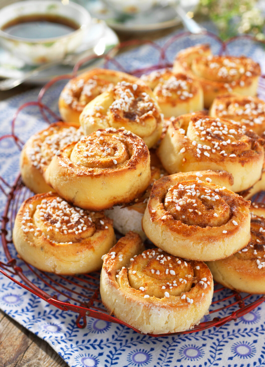 GLUTENFRIE KANELBOLLER: Overrask familien eller venner med nybakte boller i helgen. Foto: All Over Press GLUTENFRIE KANELBOLLER: Overrask familien eller venner med nybakte boller i helgen. Foto: All Over Press