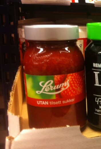 IKKE KONSENTRAT: Vi gjør oppmerksom på at det sukkerfrie syltetøyet fra Lerum ikke er tilsatt juicekonsentrat, men er helt uten tilsatt sukker. Foto: Stine Helén Tunstrøm IKKE KONSENTRAT: Vi gjør oppmerksom på at det sukkerfrie syltetøyet fra Lerum ikke er tilsatt juicekonsentrat, men er helt uten tilsatt sukker. Foto: Stine Helén Tunstrøm