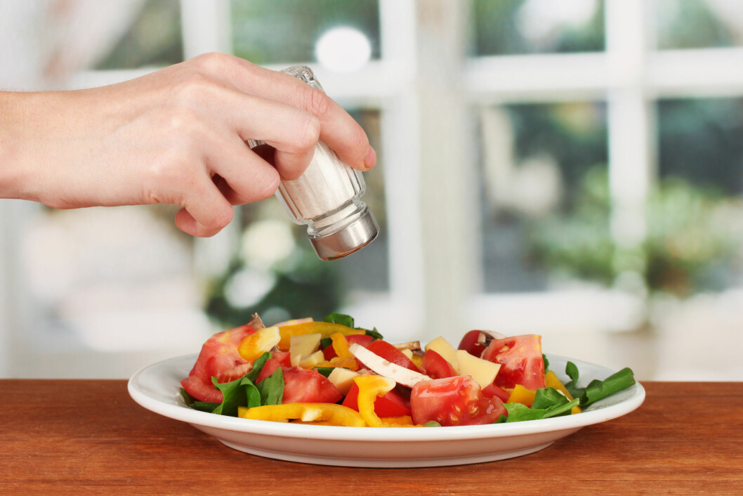 BORDSALT: Du skulle kanskje tro at bordsaltet er den største synderen når det kommer til inntak av salt, men faktisk stemmer ikke dette. Foto: Fotolia BORDSALT: Du skulle kanskje tro at bordsaltet er den største synderen når det kommer til inntak av salt, men faktisk stemmer ikke dette. Foto: Fotolia