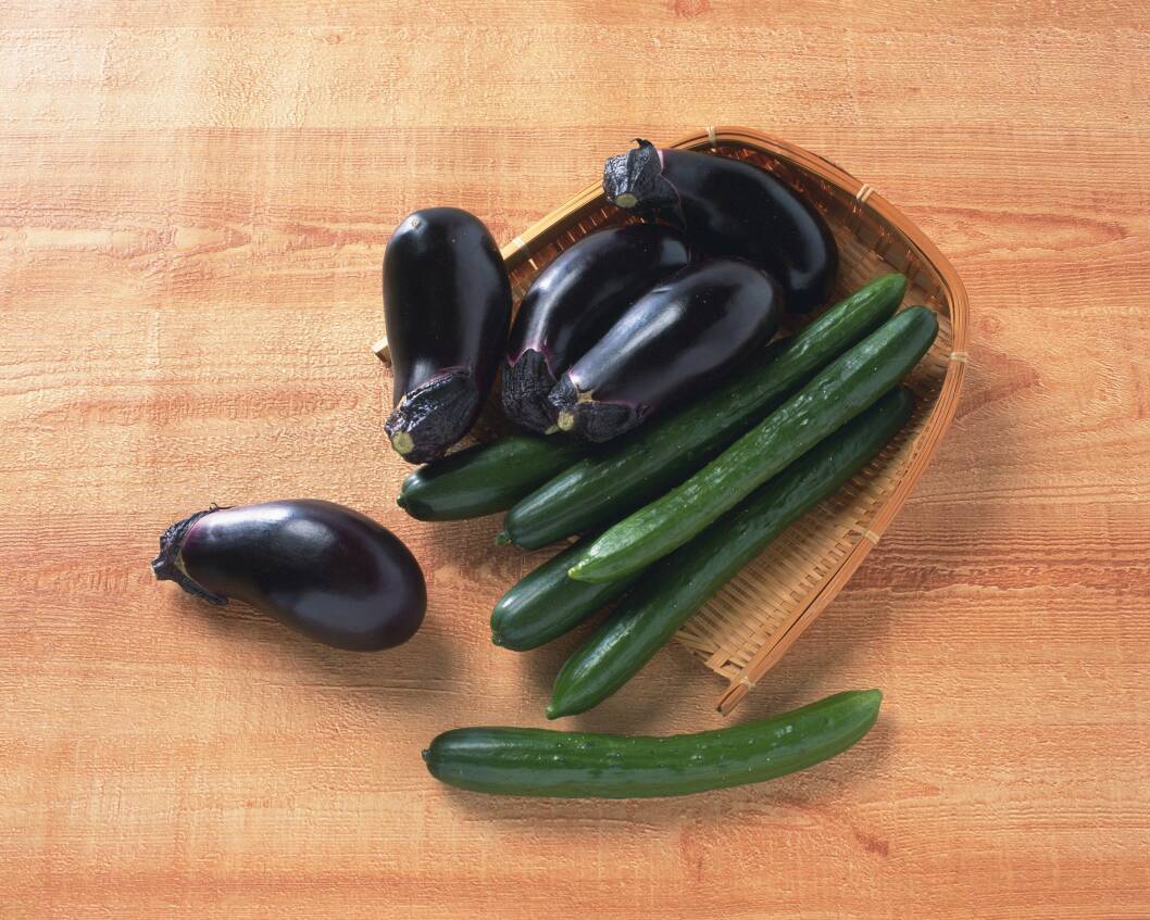 MINDRE NÆRING: Ifølge ekspertene er både agurk, aubergine, reddik, squash og sjampinjong grønnsaker som inneholder svært få næringsstoffer. Foto: Scanpix/NTB MINDRE NÆRING: Ifølge ekspertene er både agurk, aubergine, reddik, squash og sjampinjong grønnsaker som inneholder svært få næringsstoffer. Foto: Scanpix/NTB
