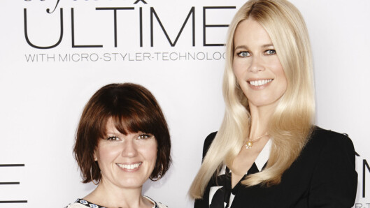 SKJØNNHETSTIPS: Supermodellen Claudia Schiffer røpte sine skjønnhetstriks til KKs skjønnhetsjournalist, Tone Skipá. Foto: Produsenten SKJØNNHETSTIPS: Supermodellen Claudia Schiffer røpte sine skjønnhetstriks til KKs skjønnhetsjournalist, Tone Skipá. Foto: Produsenten