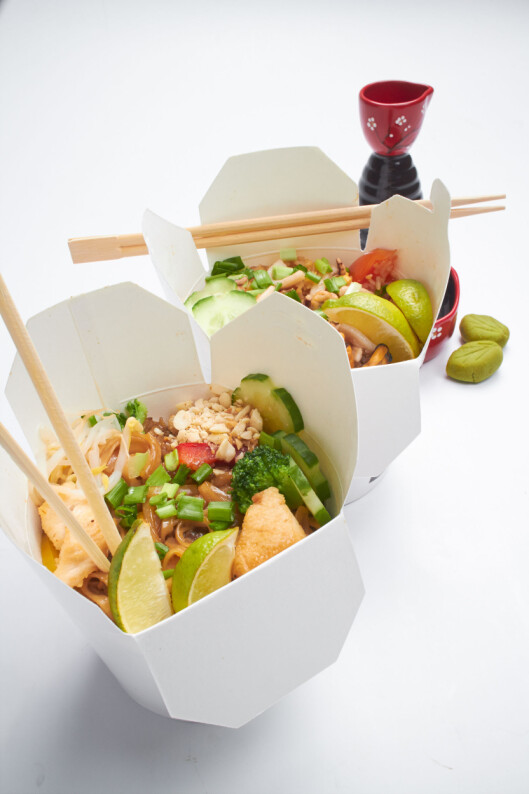 PASS PÅ SALTET: Noe det ikke er fullt så lett å styre unna når du bestiller take away er saltet. Dette er en av de viktigste grunnene til at du ikke bør spise det for ofte. Foto: fox17 - Fotolia PASS PÅ SALTET: Noe det ikke er fullt så lett å styre unna når du bestiller take away er saltet. Dette er en av de viktigste grunnene til at du ikke bør spise det for ofte. Foto: fox17 - Fotolia