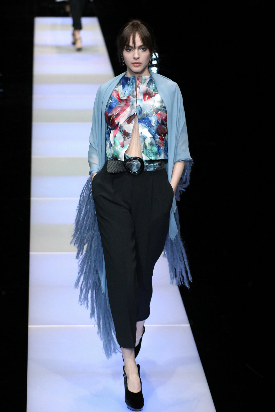 CHIC STIL: Armani, høst/vinter 2015/2016. Foto: REX/All Over Press CHIC STIL: Armani, høst/vinter 2015/2016. Foto: REX/All Over Press