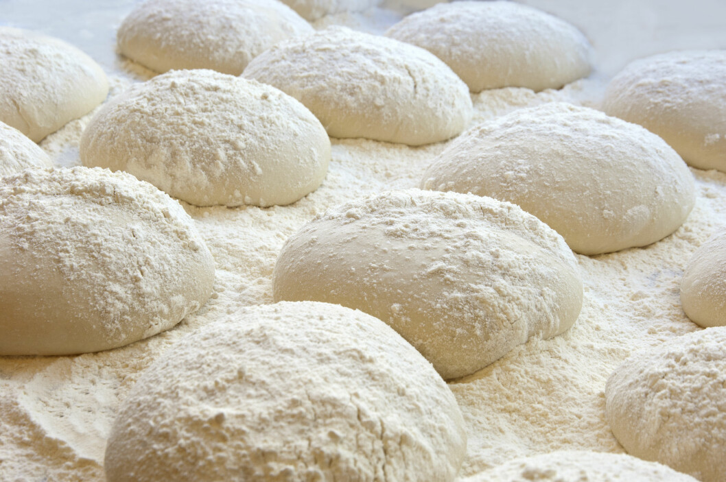 LA STÅ: Pizzadeigen skal heve til dobbelt størrelse før den bakes ut. Foto: tolism - Fotolia LA STÅ: Pizzadeigen skal heve til dobbelt størrelse før den bakes ut. Foto: tolism - Fotolia