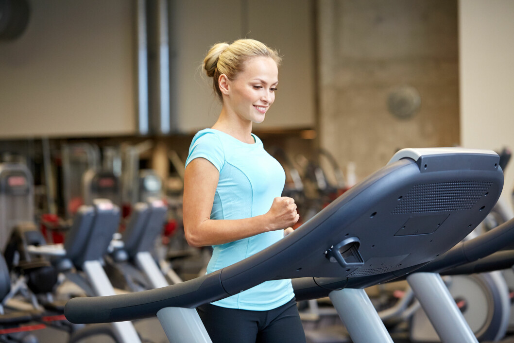 sport, fitness, lifestyle, technology and people concept - smiling woman exercising on treadmill in gym Foto: Syda Productions - Fotolia sport, fitness, lifestyle, technology and people concept - smiling woman exercising on treadmill in gym Foto: Syda Productions - Fotolia