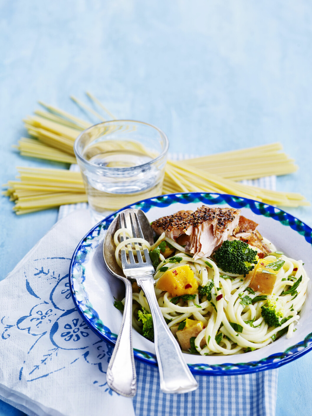 LINGUINI: Prøv deilig butternutgresskar med nydelig laks i denne pastaretten! Foto: All Over Press LINGUINI: Prøv deilig butternutgresskar med nydelig laks i denne pastaretten! Foto: All Over Press
