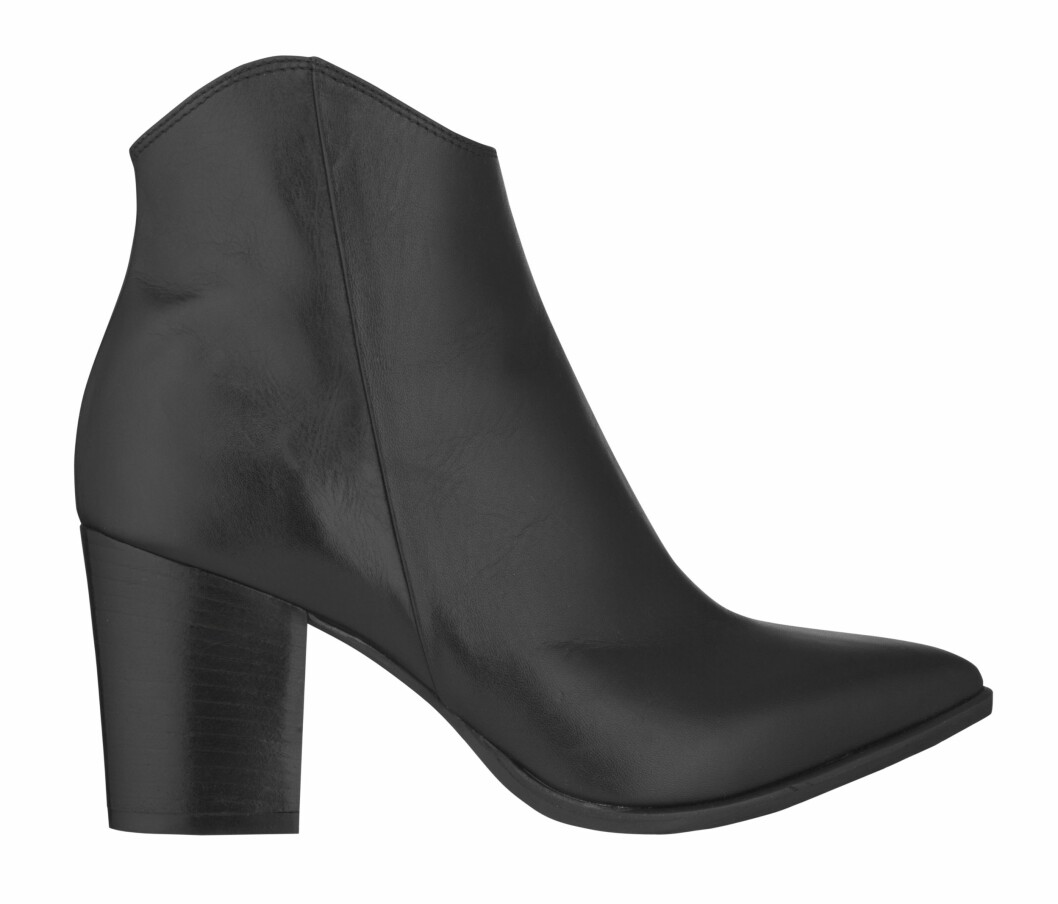 KJØP BOOTS I SKINN - DE HOLDER FØTTENE GODE OG VARME: Kule boots (kr 2500, Front Society). Foto: Produsenter KJØP BOOTS I SKINN - DE HOLDER FØTTENE GODE OG VARME: Kule boots (kr 2500, Front Society). Foto: Produsenter