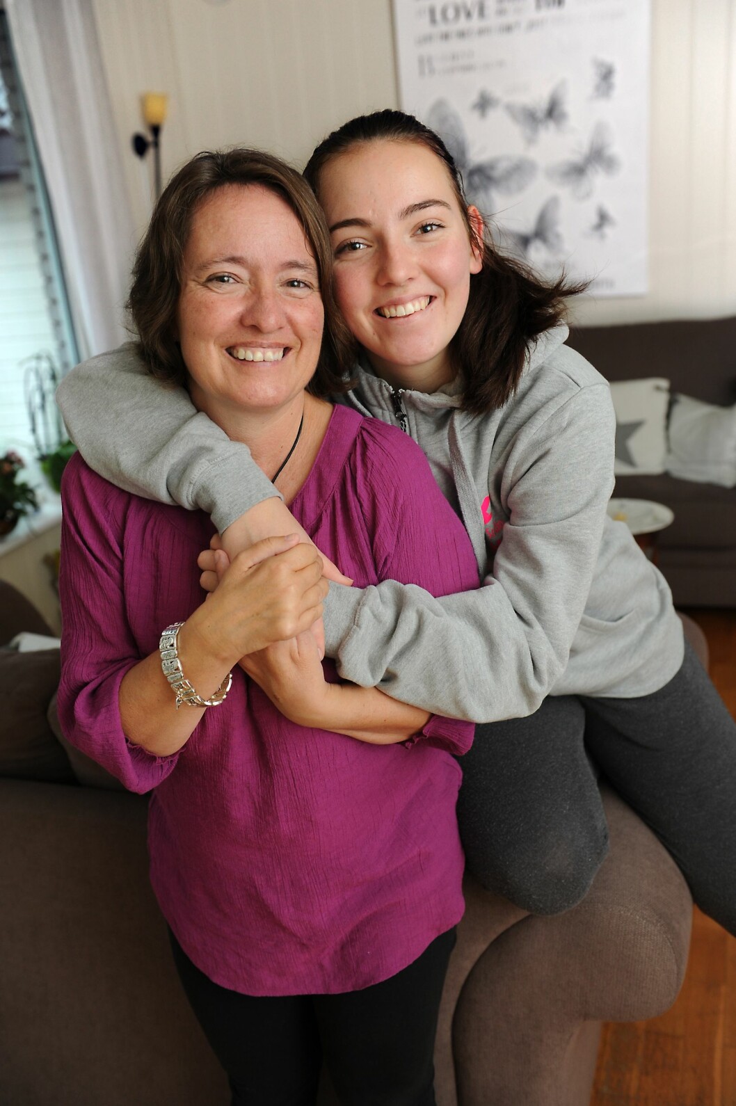 GODE VENNER: Celine Marie var bare 12 år gammel da moren ble syk. – Jeg gråt mye i starten, men nå har vi lært oss å leve med situasjonen, sier hun. GODE VENNER: Celine Marie var bare 12 år gammel da moren ble syk. – Jeg gråt mye i starten, men nå har vi lært oss å leve med situasjonen, sier hun.