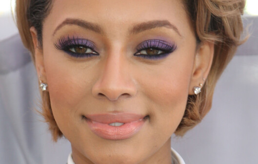 PERFEKT VALG: Keri Hilson vet å framheve sine brune øyne med lilla øyeskygge. Foto: All Over Press PERFEKT VALG: Keri Hilson vet å framheve sine brune øyne med lilla øyeskygge. Foto: All Over Press