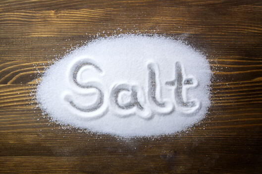 FOR SALT: Siden maten vi spise ofte inneholder for mye salt, trenger vi sjeldent å tenke på salttilførselen, mener Helsedirektoratet. Foto: Fotolia FOR SALT: Siden maten vi spise ofte inneholder for mye salt, trenger vi sjeldent å tenke på salttilførselen, mener Helsedirektoratet. Foto: Fotolia