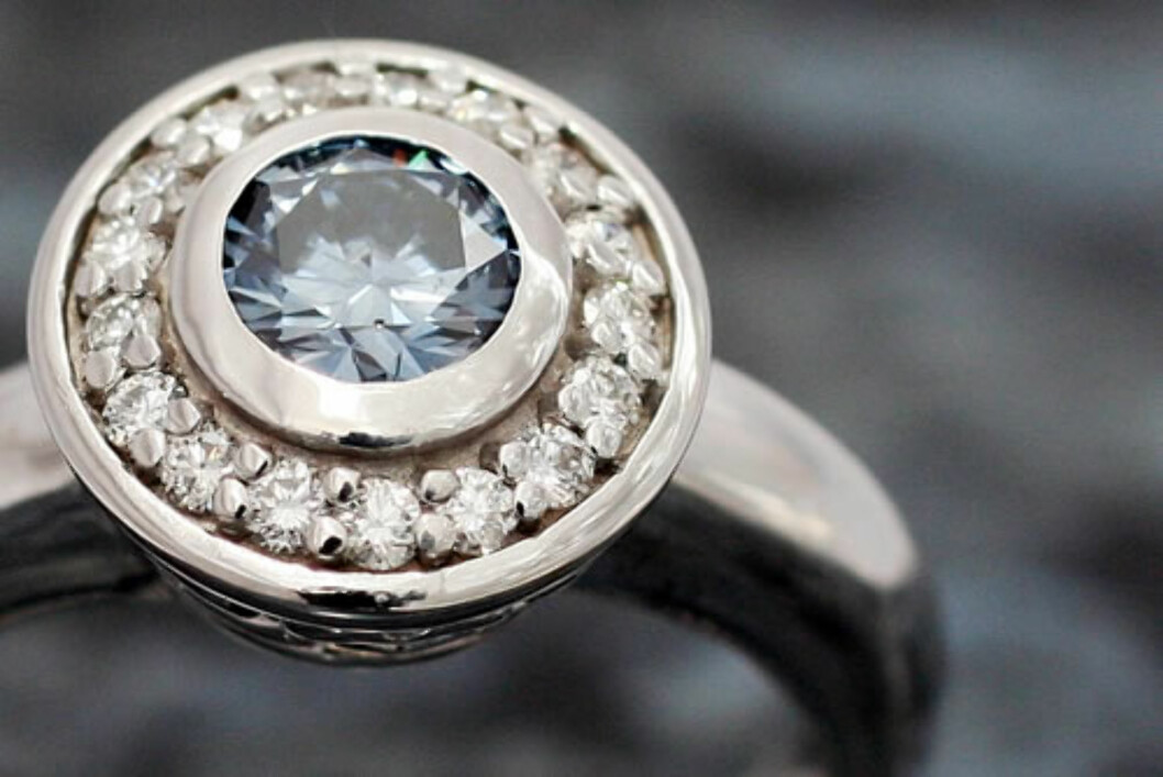 <strong>DIAMANTRING:</strong> Begravelsesbyrået Den siste reisen tilbyr å lage diamanter av asken til avdøde. Foto: Den siste reisen <strong>DIAMANTRING:</strong> Begravelsesbyrået Den siste reisen tilbyr å lage diamanter av asken til avdøde. Foto: Den siste reisen