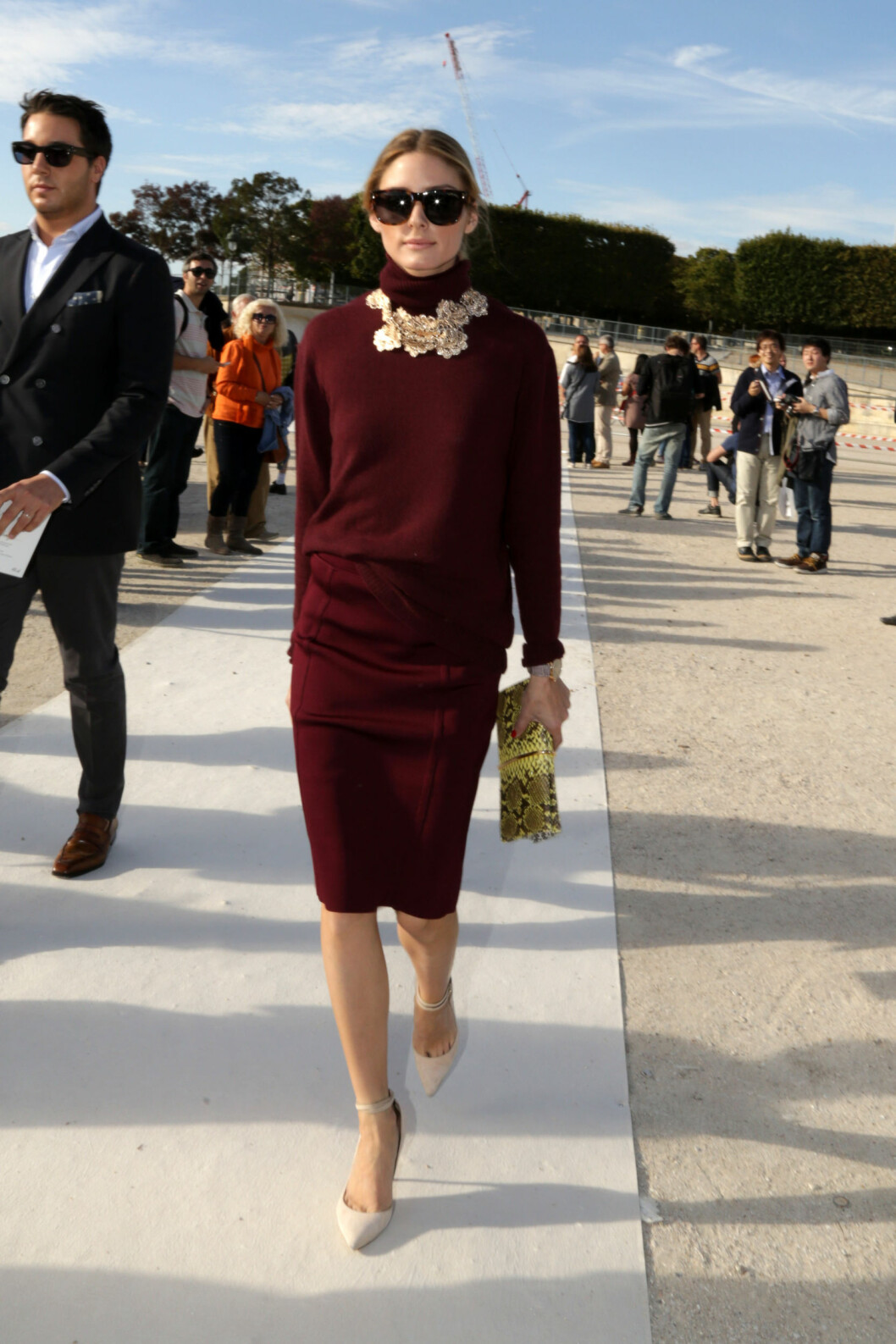 GENSEREN LØST NED I SKJØRTET: Og vips så får Olivia Palermo fram midjen. Foto: Splash News/ All Over Press GENSEREN LØST NED I SKJØRTET: Og vips så får Olivia Palermo fram midjen. Foto: Splash News/ All Over Press
