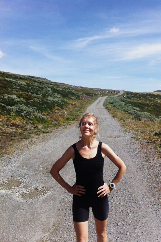 KORTERE SKRITT I MOTBAKKENE: Gunnhild Magnussen anbefaler å ta litt kortere skritt i motbakkene under løpet. Foto: privat KORTERE SKRITT I MOTBAKKENE: Gunnhild Magnussen anbefaler å ta litt kortere skritt i motbakkene under løpet. Foto: privat