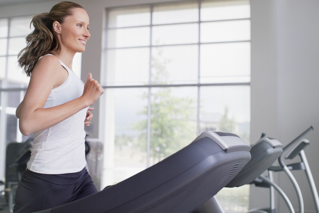 MODEL RELEASED Woman running on treadmill, Cape Town, South Africa Foto: All Over Press MODEL RELEASED Woman running on treadmill, Cape Town, South Africa Foto: All Over Press
