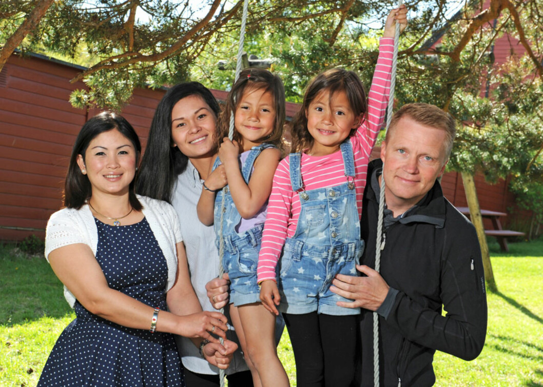 FAMILIEN SAMLET: Siri (35), Helen (17), Marthe og Signe (6) og Geir (40) har alle fem fått en påminnelse om hvor skjørt livet er. – Jeg har slitt mye med mareritt og har trengt sovemedisiner i perioder, sier mamma Siri. FAMILIEN SAMLET: Siri (35), Helen (17), Marthe og Signe (6) og Geir (40) har alle fem fått en påminnelse om hvor skjørt livet er. – Jeg har slitt mye med mareritt og har trengt sovemedisiner i perioder, sier mamma Siri.