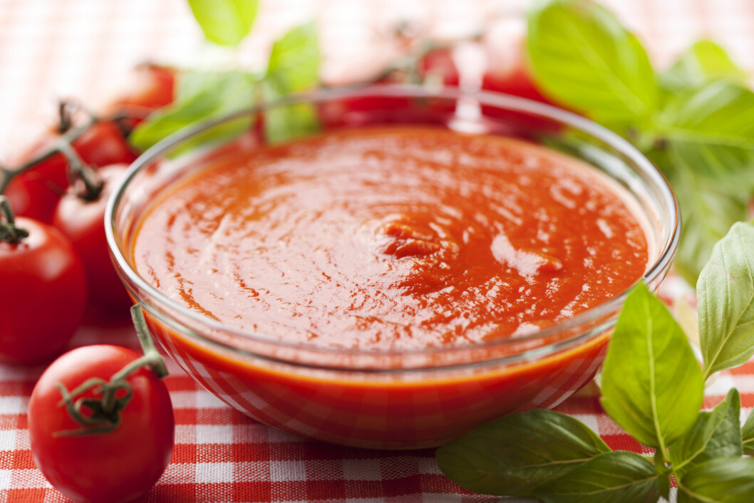 TOMATSAUS: Tomatsaus ikke bare en god kilde til antioksidanter og omega-3, men inneholder også et knippe råvarer som til sammen gir deg et solid påfyll av kalium – et livsviktig mineral for kroppen Foto: Liv Friis-larsen - Fotolia TOMATSAUS: Tomatsaus ikke bare en god kilde til antioksidanter og omega-3, men inneholder også et knippe råvarer som til sammen gir deg et solid påfyll av kalium – et livsviktig mineral for kroppen Foto: Liv Friis-larsen - Fotolia