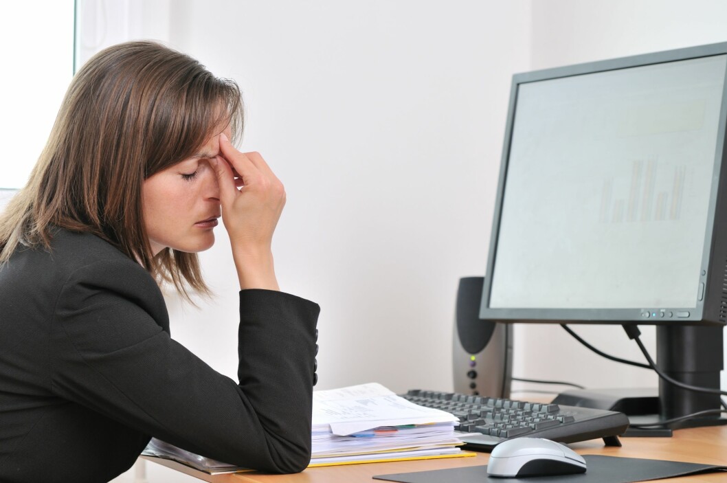 STRESS: Hverdagsstress er en faktor som kan trigge hodepine hos mange. Foto: Martinan - Fotolia STRESS: Hverdagsstress er en faktor som kan trigge hodepine hos mange. Foto: Martinan - Fotolia