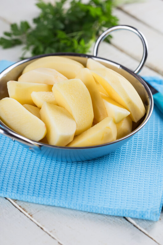 UTEN SKALL? Da er ikke potetene like næringsfulle. Foto: daffodilred - Fotolia UTEN SKALL? Da er ikke potetene like næringsfulle. Foto: daffodilred - Fotolia