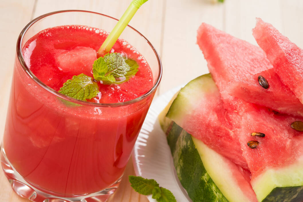 PRØV JUICE: Vannmelon egner seg også veldig bra som juice, og er så sagt å være en super restitusjonsdrikk etter trening. Foto: Sergey Chayko - Fotolia PRØV JUICE: Vannmelon egner seg også veldig bra som juice, og er så sagt å være en super restitusjonsdrikk etter trening. Foto: Sergey Chayko - Fotolia