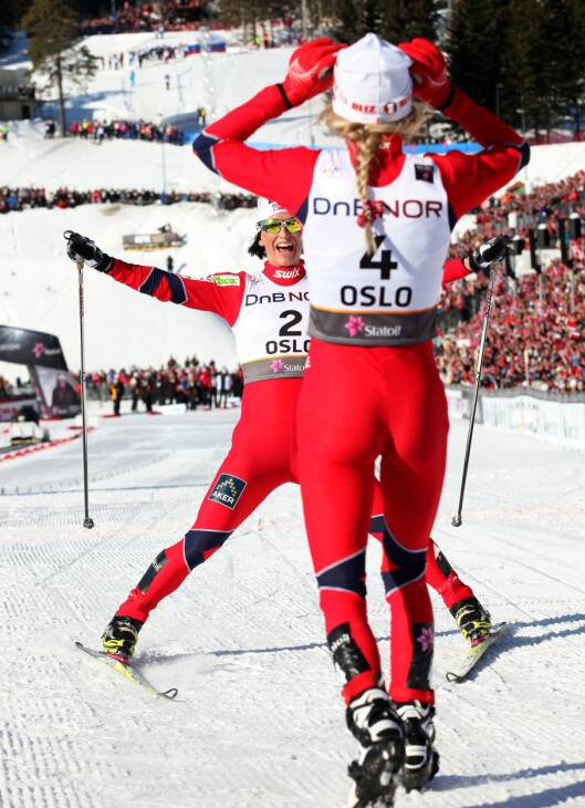 VELTRENTE: Her ser du Therese Johaug (med ryggen til) og Marit Bjørgen under ski-VM i Oslo i 2011. Foto: ALL OVER PRESS VELTRENTE: Her ser du Therese Johaug (med ryggen til) og Marit Bjørgen under ski-VM i Oslo i 2011. Foto: ALL OVER PRESS