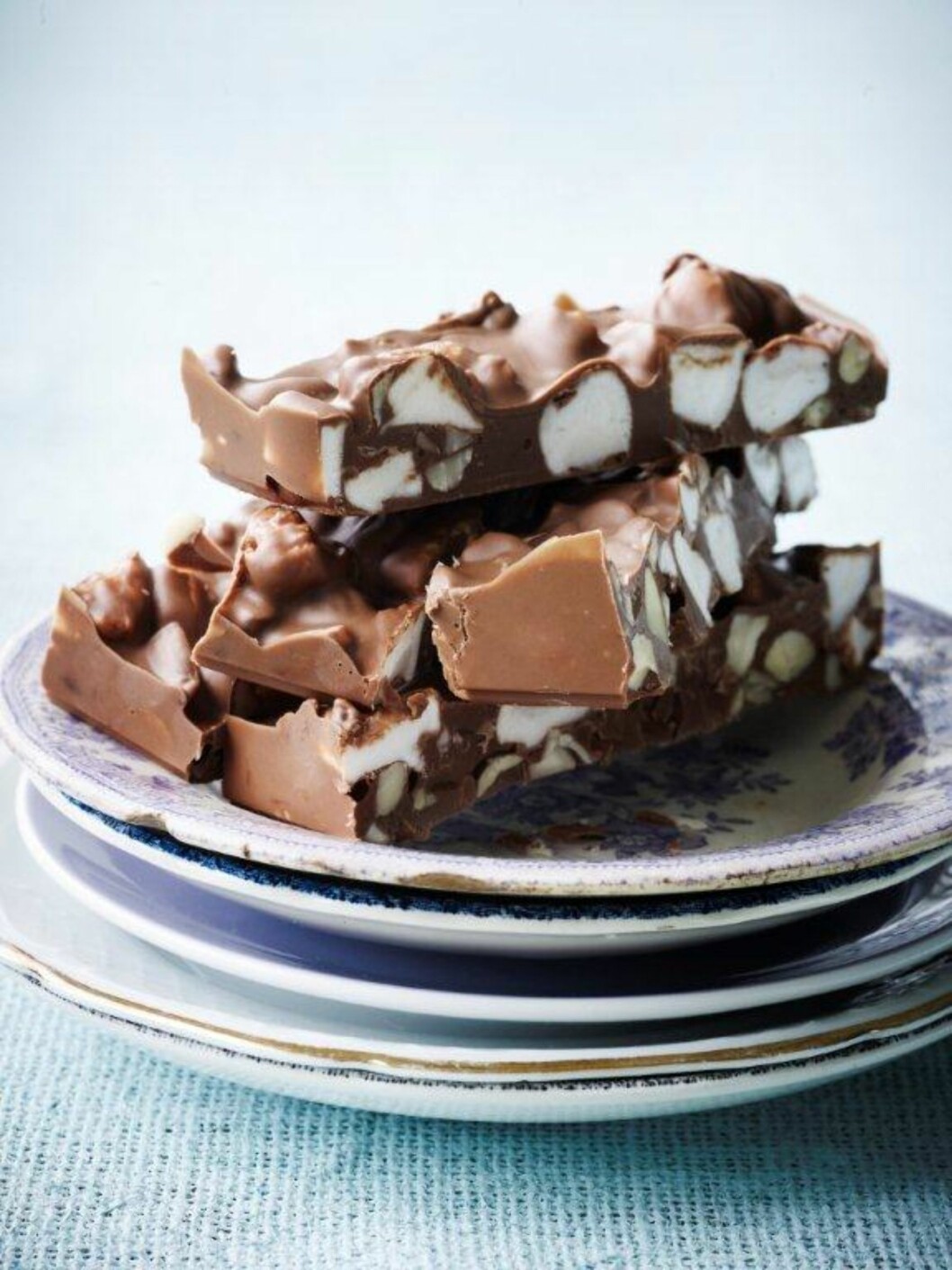 <strong>ROCKYROAD VINNER:</strong> Både voksne og barn elsker denne superenkle blandingen av marshmallows, mandler og melkesjokolade. Foto: All Over Press <strong>ROCKYROAD VINNER:</strong> Både voksne og barn elsker denne superenkle blandingen av marshmallows, mandler og melkesjokolade. Foto: All Over Press