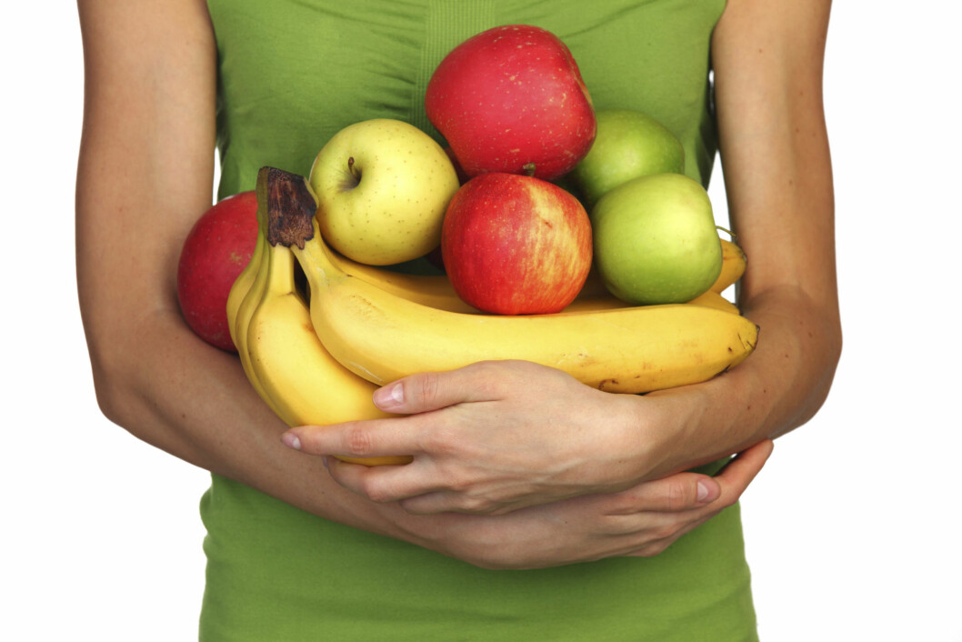 <strong>HOLD AVSTAND:</strong> For lengst mulig holdbarhet, bør du oppbevare bananer og epler hver for seg. Foto: Getty Images/iStockphoto <strong>HOLD AVSTAND:</strong> For lengst mulig holdbarhet, bør du oppbevare bananer og epler hver for seg. Foto: Getty Images/iStockphoto