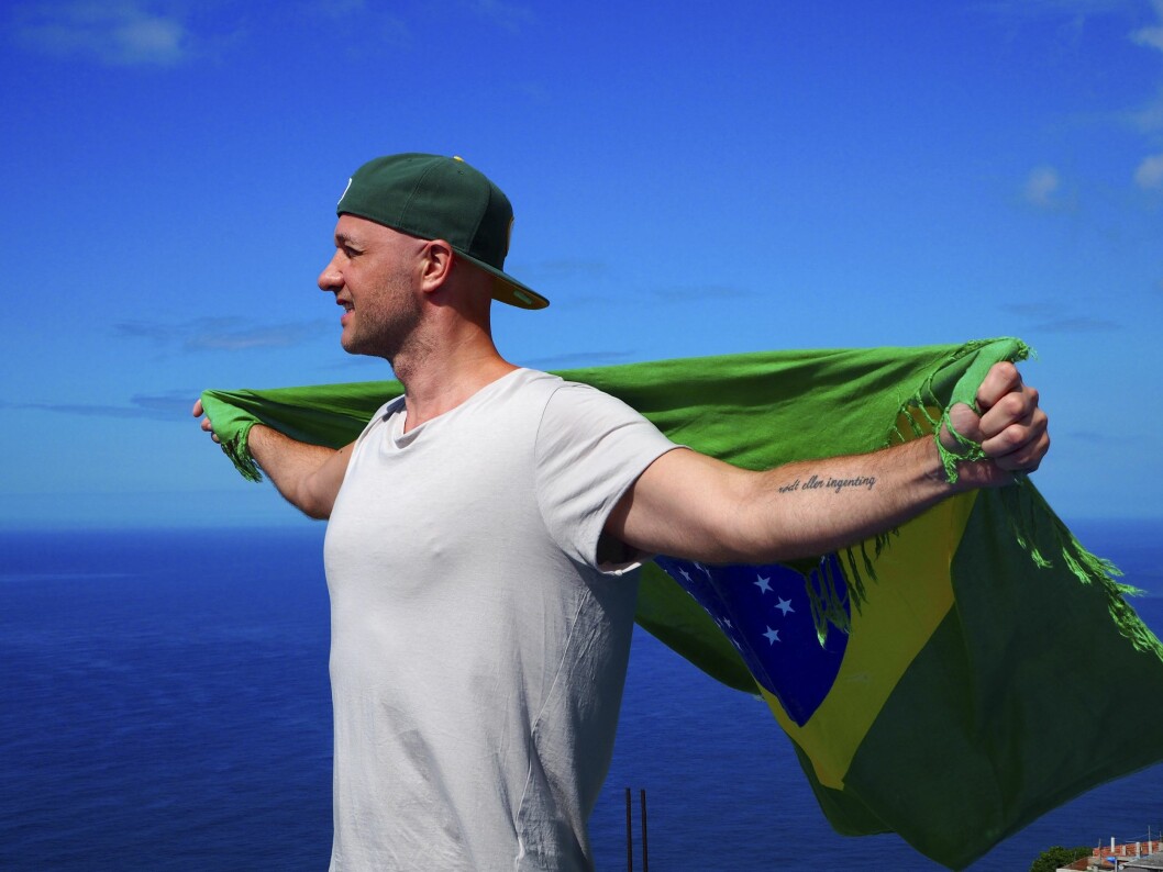 FANT DRØMMEN I BRASIL: – Rio er stedet i mitt hjerte. Etter ti år som trekkfugl har jeg endelig fått eget rede i byen, forteller KKs journalist Tommy Halvorsen. Foto: Privat FANT DRØMMEN I BRASIL: – Rio er stedet i mitt hjerte. Etter ti år som trekkfugl har jeg endelig fått eget rede i byen, forteller KKs journalist Tommy Halvorsen. Foto: Privat