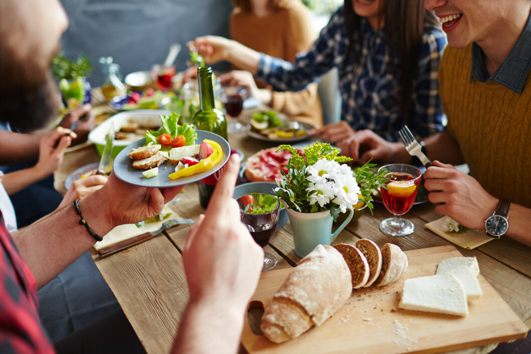 TABU: Ensomhet er fortsatt er et tabubelagt tema, men ifølge ekspertene skal det ikke mye til for å hjelpe andre. Foto: Shutterstock / Pressmaster TABU: Ensomhet er fortsatt er et tabubelagt tema, men ifølge ekspertene skal det ikke mye til for å hjelpe andre. Foto: Shutterstock / Pressmaster