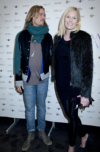 FAMILIE OG KOLLEGER: Klesmerket Holzweiler er en familiebedrift drevet av Maria Skappel (t.h), ektemannen Andreas Holzweiler og hans søster Susanne. Her er Maria og Andreas sammen før åpningen av Oslo Fashion Week på Kongressenteret i Oslo i 2010. FAMILIE OG KOLLEGER: Klesmerket Holzweiler er en familiebedrift drevet av Maria Skappel (t.h), ektemannen Andreas Holzweiler og hans søster Susanne. Her er Maria og Andreas sammen før åpningen av Oslo Fashion Week på Kongressenteret i Oslo i 2010.