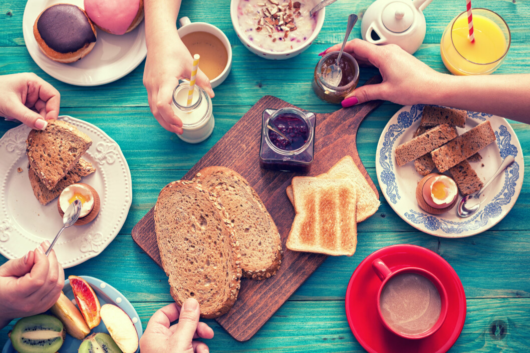 FROKOST: Velg hva du liker å spise til frokost. Om det er havregrøt, egg, brødskive eller smoothie. Er du den som ikke har matlyst - ta med deg noe i farten! Foto: Shutterstock / K2 PhotoStudio FROKOST: Velg hva du liker å spise til frokost. Om det er havregrøt, egg, brødskive eller smoothie. Er du den som ikke har matlyst - ta med deg noe i farten! Foto: Shutterstock / K2 PhotoStudio