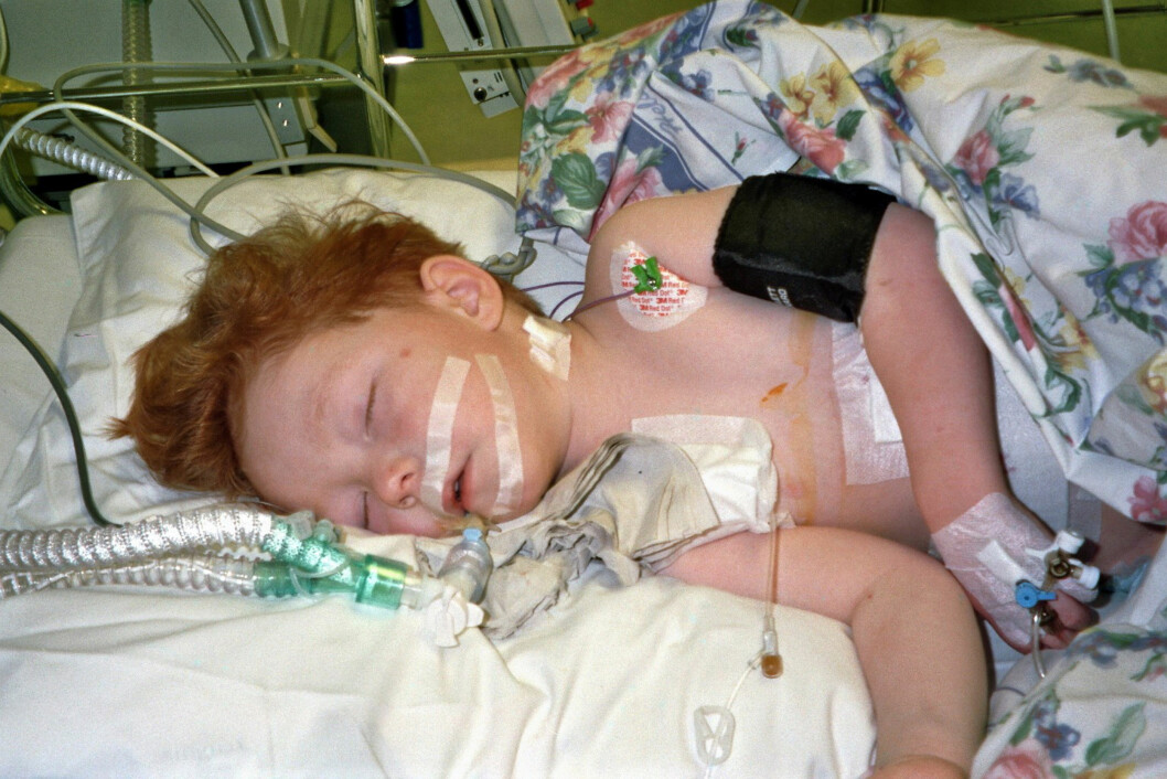 FIKK KREFT: Aleksander ble satt på cellegift, kun 3 år gammel. I dag tror moren Ann-Peggy at kreften var en medvirkende årsak til at han tok selvmord som 21-åring. Foto: Privat. FIKK KREFT: Aleksander ble satt på cellegift, kun 3 år gammel. I dag tror moren Ann-Peggy at kreften var en medvirkende årsak til at han tok selvmord som 21-åring. Foto: Privat.