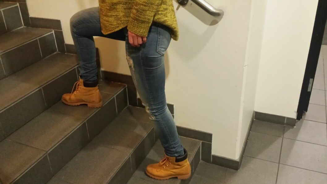 FLERE TRINN: Ved å ta flere trinn om gangen blir det litt tyngre, og musklene får mer motstand. Foto: Stine Helén Tunstrøm FLERE TRINN: Ved å ta flere trinn om gangen blir det litt tyngre, og musklene får mer motstand. Foto: Stine Helén Tunstrøm