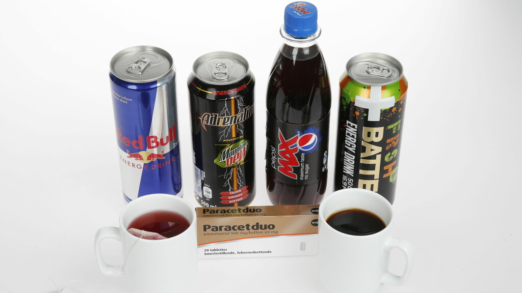 Samlebilde av koffeinvarer til sak om koffeinsjokk. Koffein-bombene. Mineralvann. Red Bull, Pepssi Max, Adrenaline, Battery og Paracetduo. Kaffe Te.
FOTO: TROND SOLBERG/VG Foto: VG Samlebilde av koffeinvarer til sak om koffeinsjokk. Koffein-bombene. Mineralvann. Red Bull, Pepssi Max, Adrenaline, Battery og Paracetduo. Kaffe Te.
FOTO: TROND SOLBERG/VG Foto: VG
