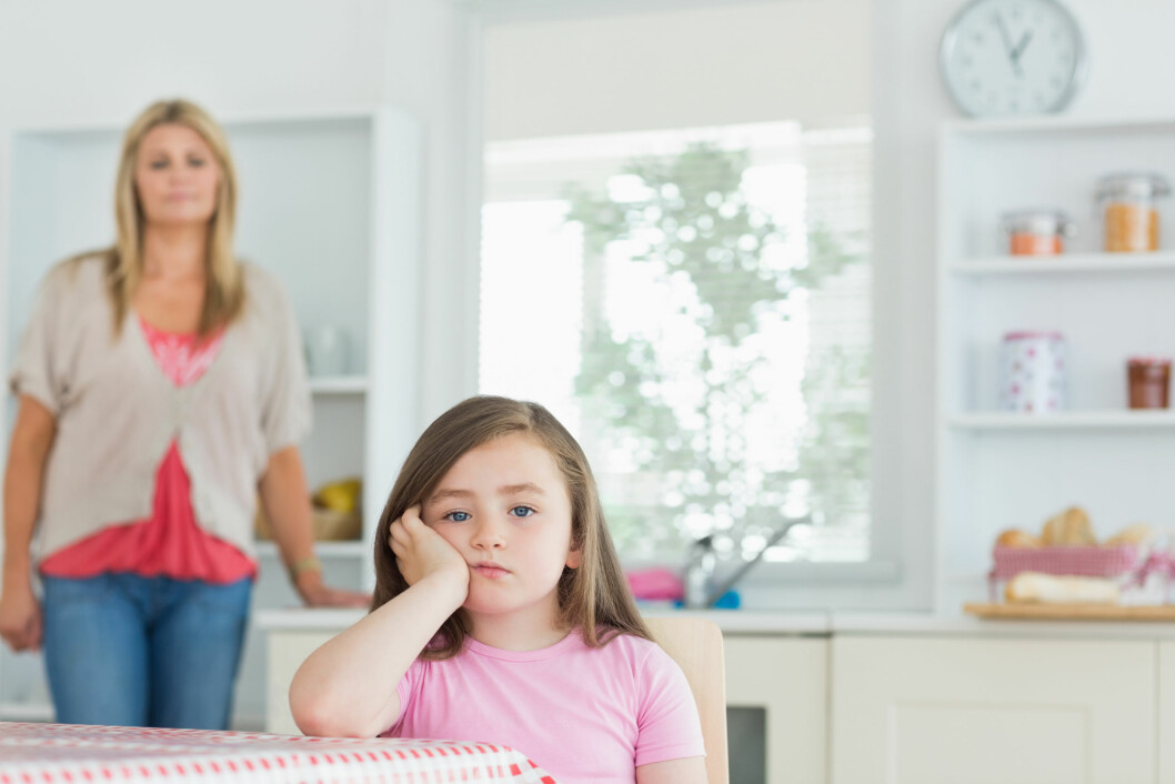 MINDRE TILKNYTNING: Å være mye borte fra barnet ditt kan gjøre tilknytningen deres vanskeligere. Foto: WavebreakmediaMicro - Fotolia MINDRE TILKNYTNING: Å være mye borte fra barnet ditt kan gjøre tilknytningen deres vanskeligere. Foto: WavebreakmediaMicro - Fotolia