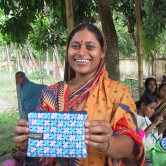 Bildet er fra Sally Ann sin egen nettside og viser damer som produsere de lekreste ting vi kan kjøpe. Foto: sallyann.no Bildet er fra Sally Ann sin egen nettside og viser damer som produsere de lekreste ting vi kan kjøpe. Foto: sallyann.no
