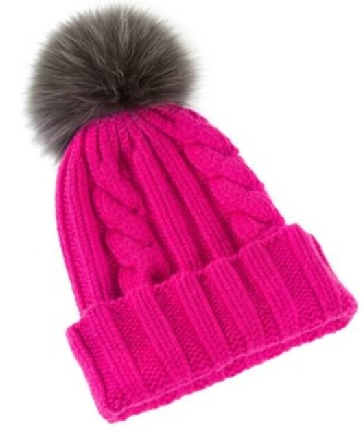 Topplue av kasjmir fra Danielapi (kr 1600, Mytheresa.com). Topplue av kasjmir fra Danielapi (kr 1600, Mytheresa.com).