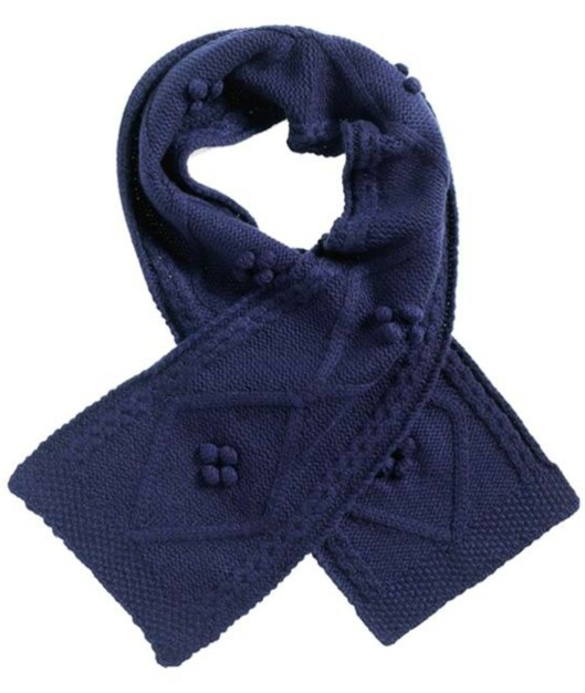 I myk ull med knoppebroderier (kr 900, Graumann/Musthaves.dk). I myk ull med knoppebroderier (kr 900, Graumann/Musthaves.dk).