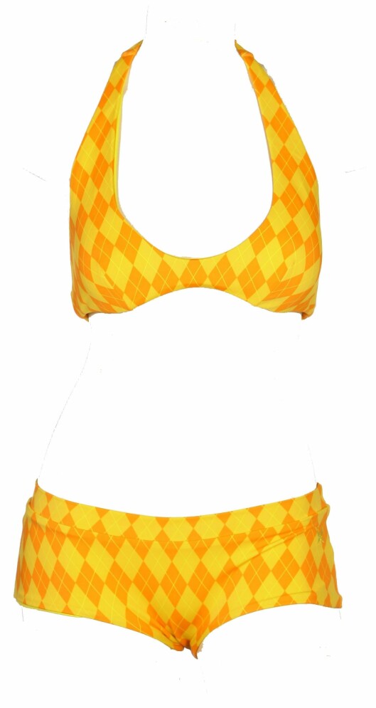 Bikinioverdel med dyp utringning og hipster (kr 500, Kari Traa). Bikinioverdel med dyp utringning og hipster (kr 500, Kari Traa).